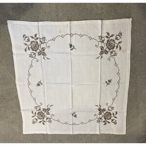 Tan cotton tablecloth 40" and 4 napkins w brown Embroidery vtg granny core